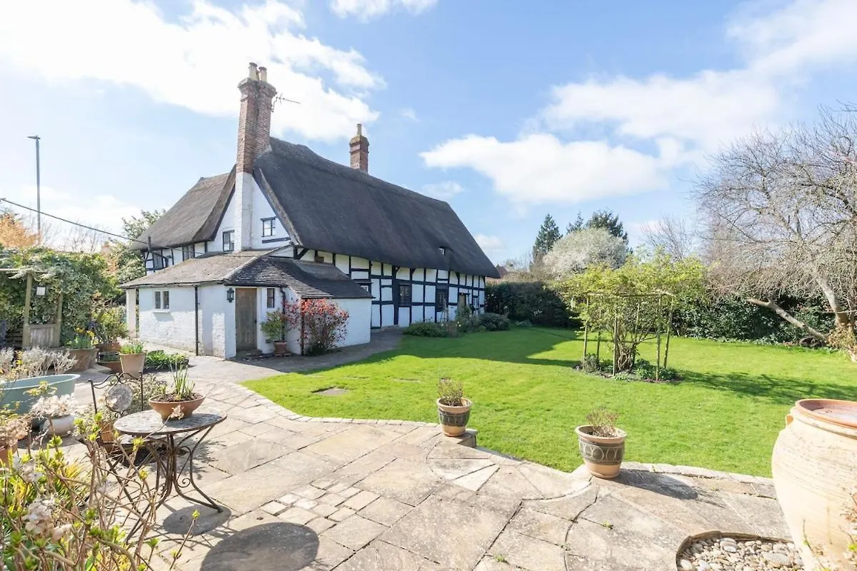 Nyaraló Beautiful 4 Bedroom Cotswold Thatched Cottage Down Hatherley Egyesült Királyság