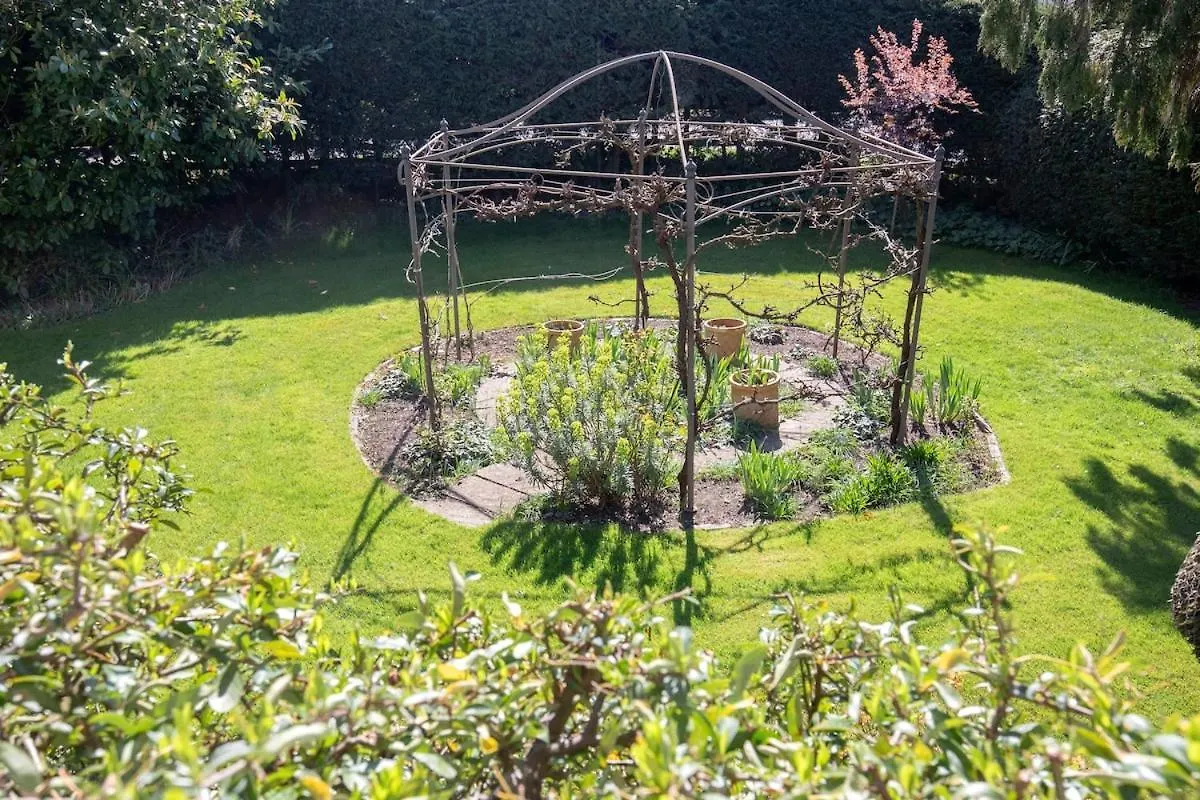 Nyaraló Beautiful 4 Bedroom Cotswold Thatched Cottage Down Hatherley